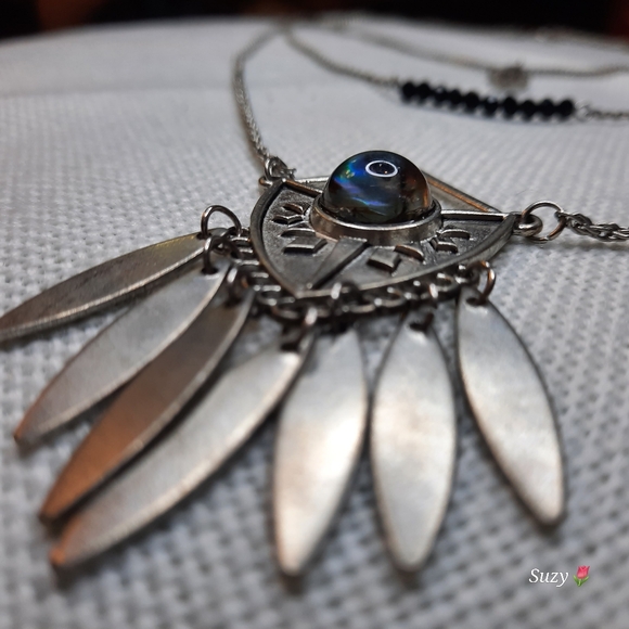 AEO 3 Chain/Pendant Necklace - Picture 3 of 4